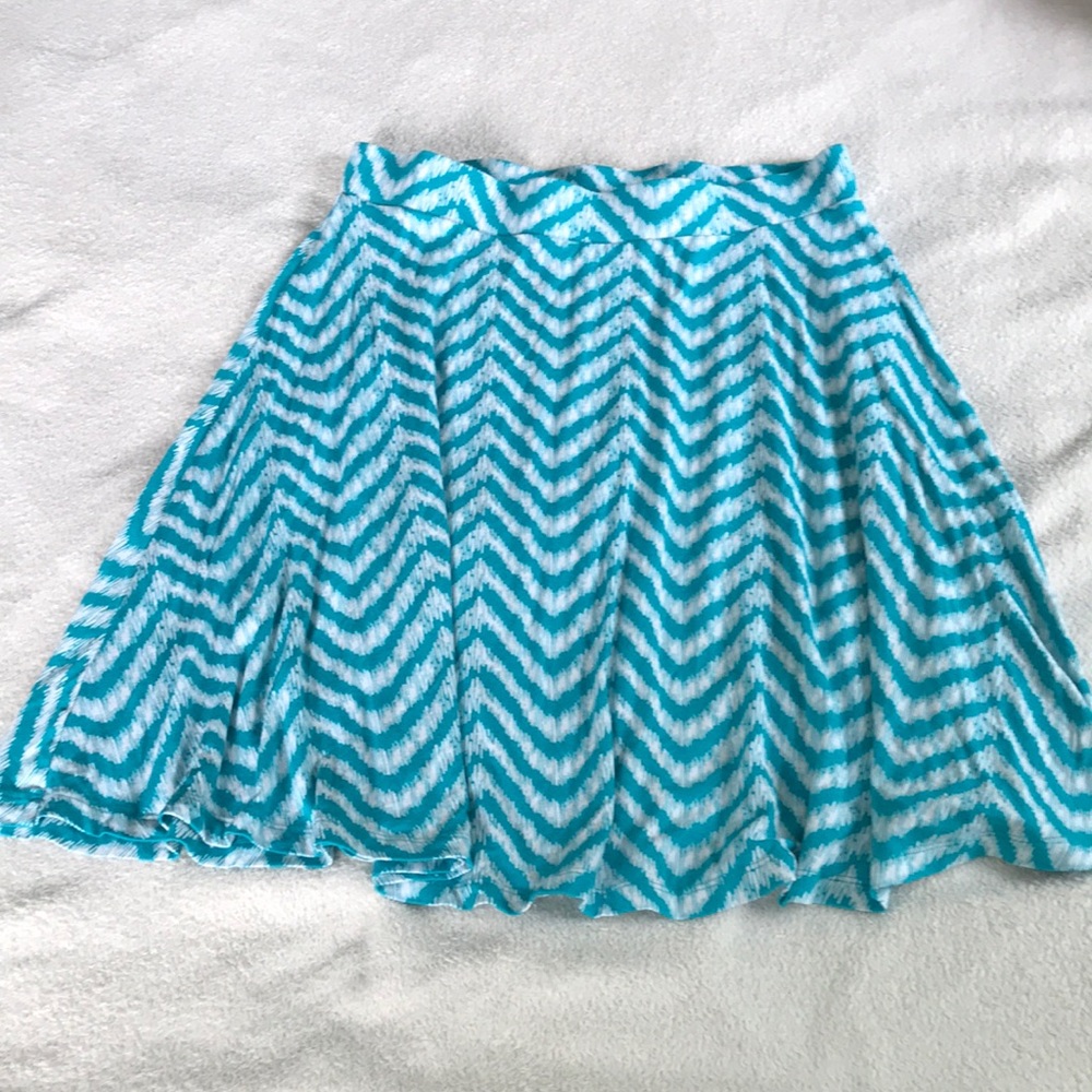 Flowy knee length skirt